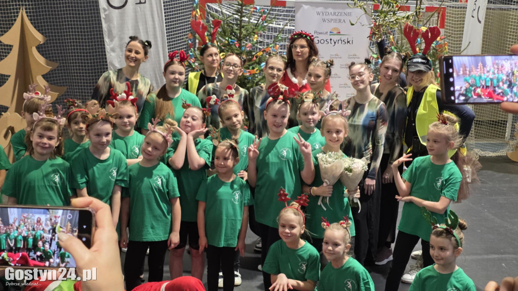 Bożonarodzeniowy jarmark w gostyńskim liceum