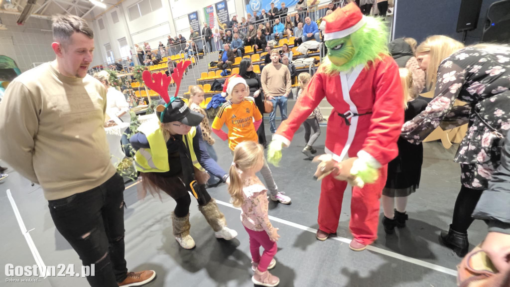 Bożonarodzeniowy jarmark w gostyńskim liceum