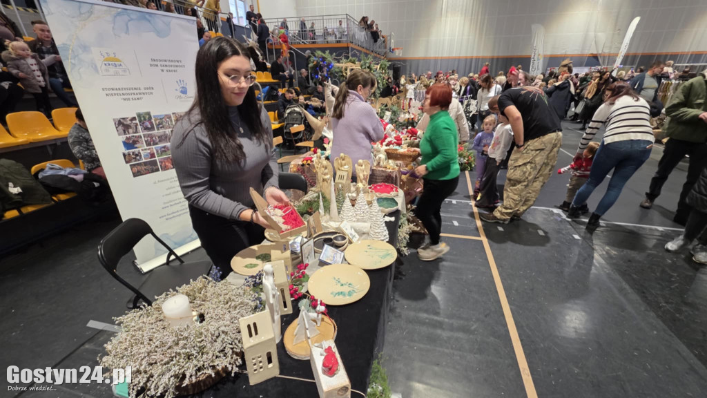 Bożonarodzeniowy jarmark w gostyńskim liceum