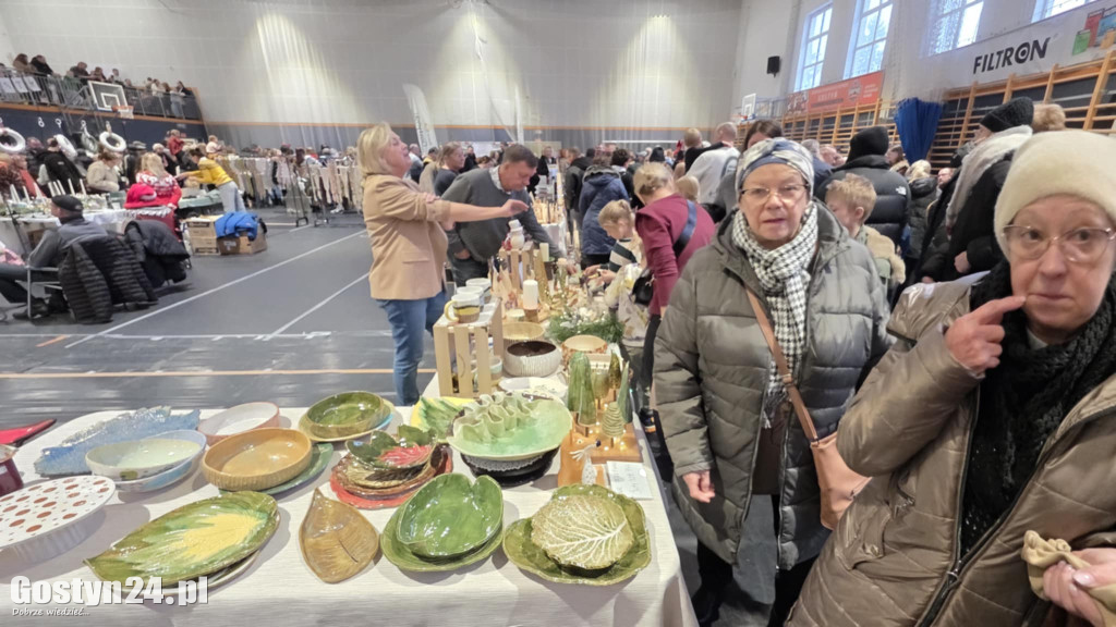 Bożonarodzeniowy jarmark w gostyńskim liceum