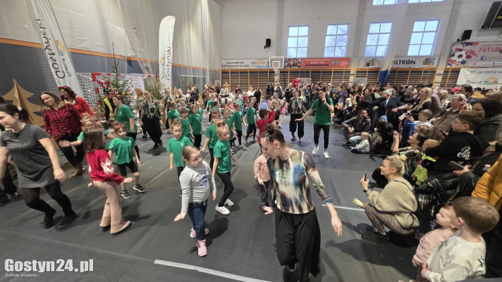 Bożonarodzeniowy jarmark w gostyńskim liceum