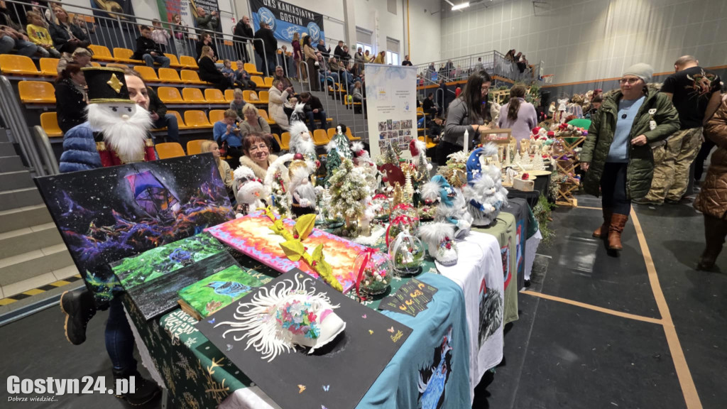 Bożonarodzeniowy jarmark w gostyńskim liceum