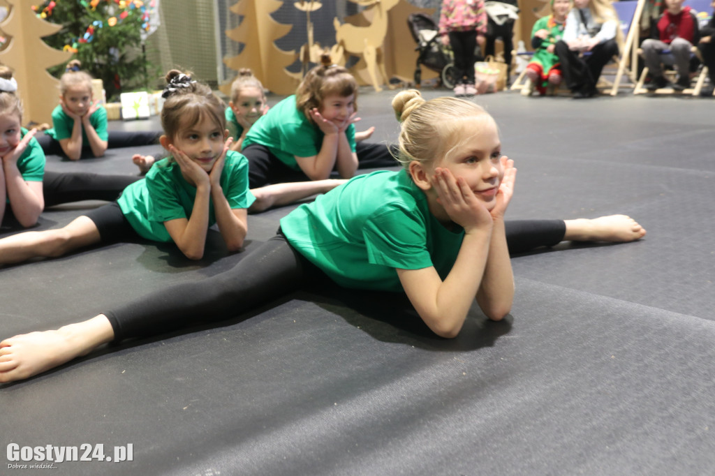 Bożonarodzeniowy jarmark w gostyńskim liceum