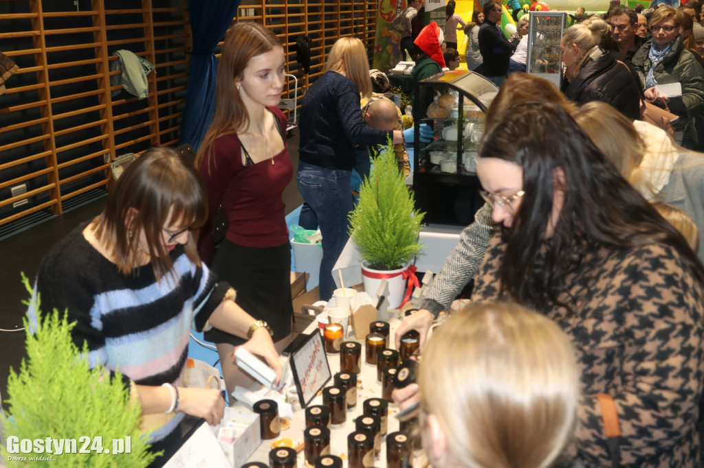 Bożonarodzeniowy jarmark w gostyńskim liceum