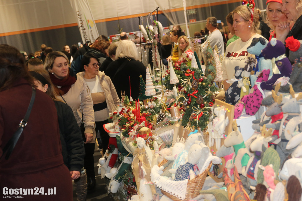Bożonarodzeniowy jarmark w gostyńskim liceum