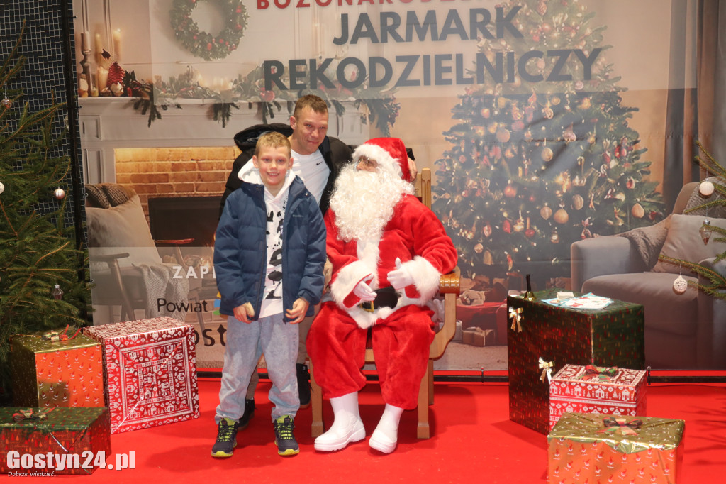 Bożonarodzeniowy jarmark w gostyńskim liceum