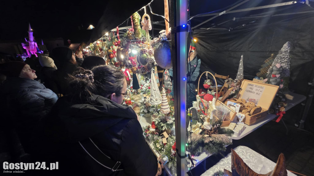 Mikołajki na rynku w Piaskach