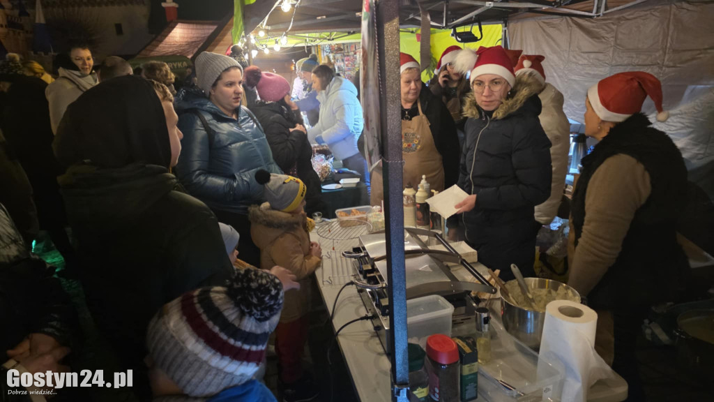 Mikołajki na rynku w Piaskach