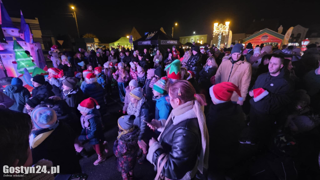Mikołajki na rynku w Piaskach