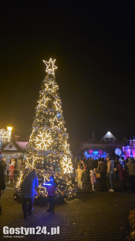 Mikołajki na rynku w Piaskach