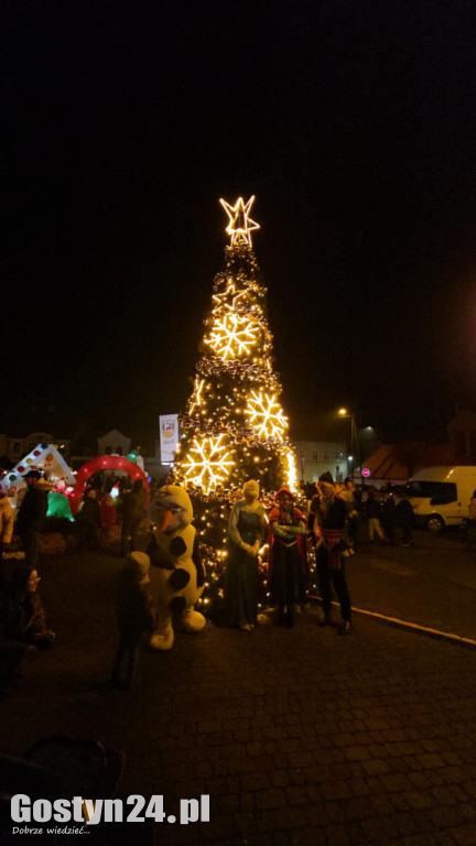 Mikołajki na rynku w Piaskach