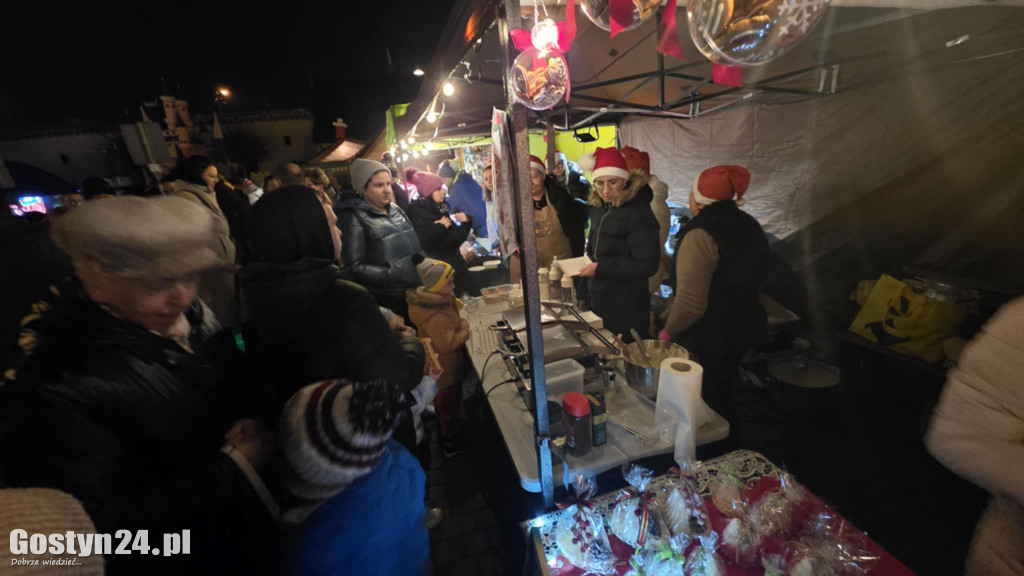 Mikołajki na rynku w Piaskach