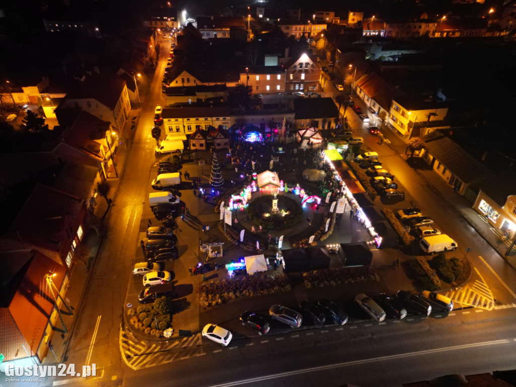 Mikołajki na rynku w Piaskach