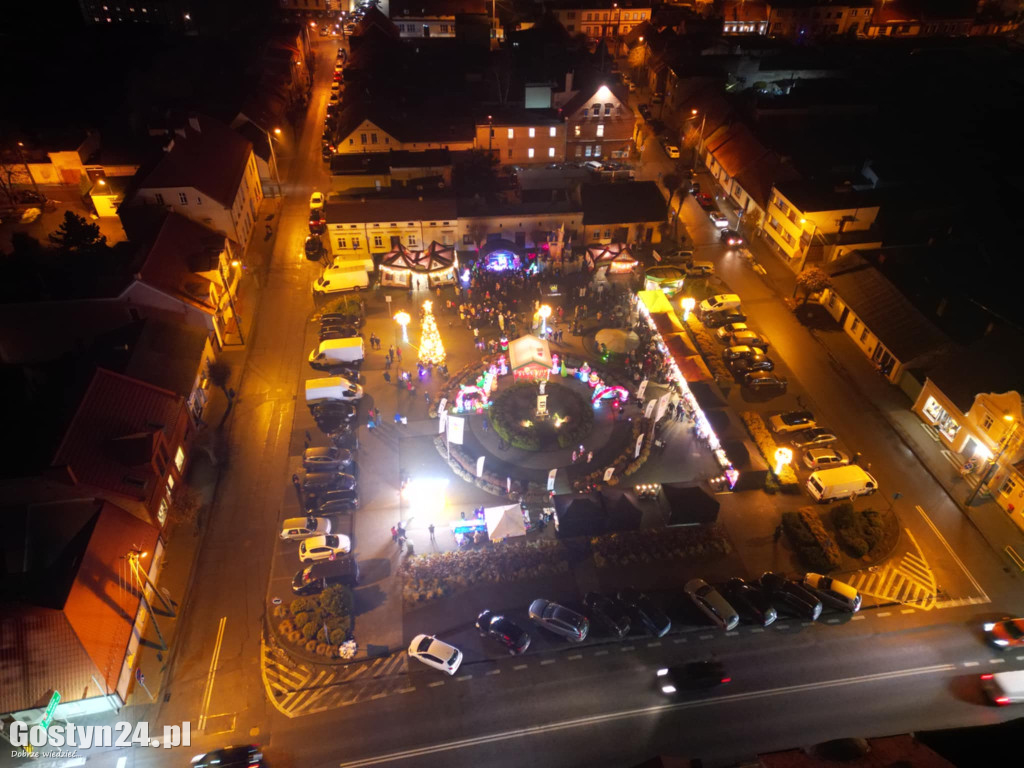 Mikołajki na rynku w Piaskach