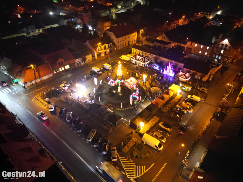 Mikołajki na rynku w Piaskach