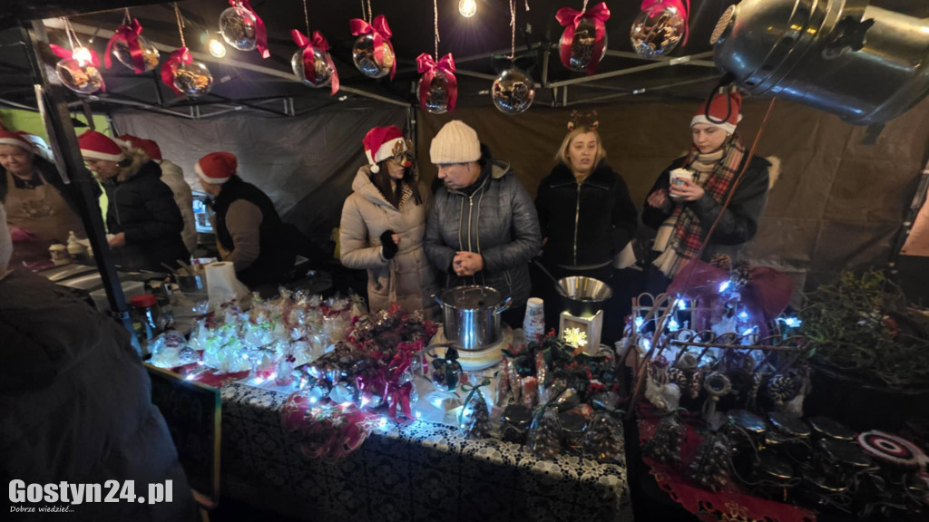 Mikołajki na rynku w Piaskach