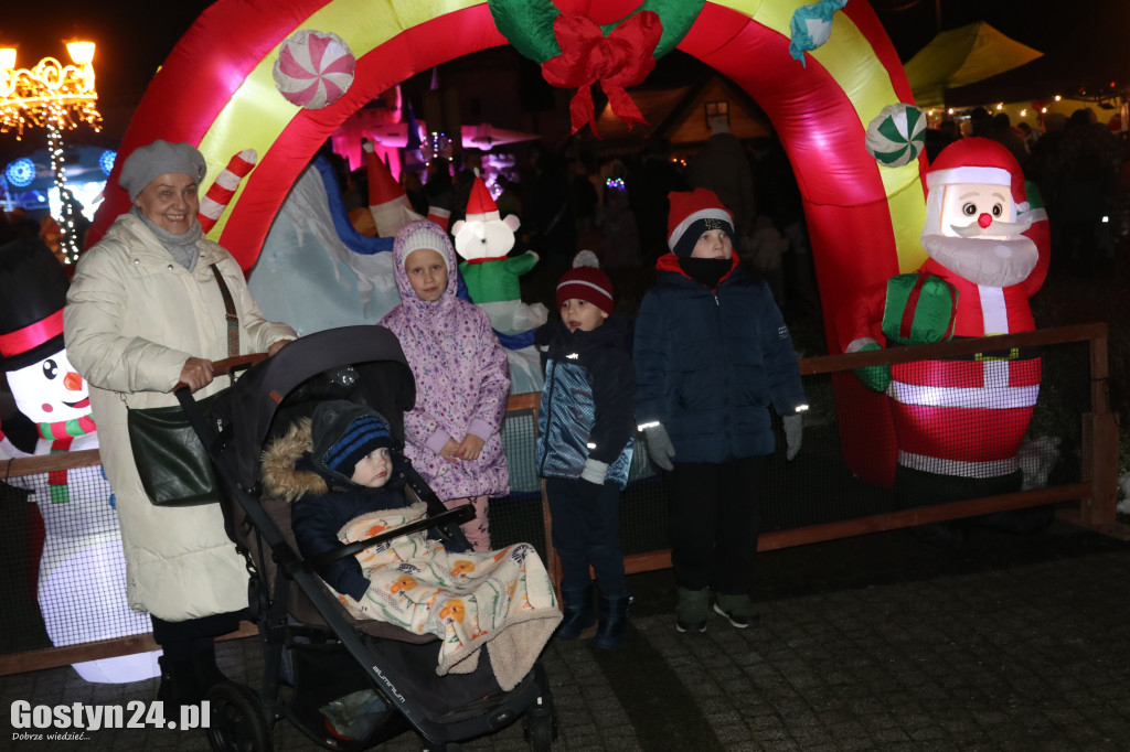 Mikołajki na rynku w Piaskach
