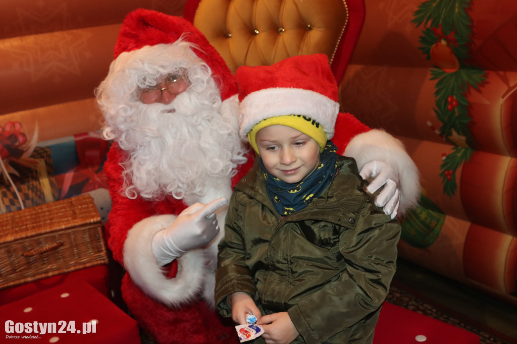 Mikołajki na rynku w Piaskach