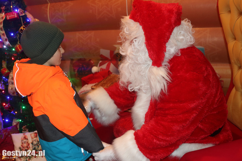 Mikołajki na rynku w Piaskach