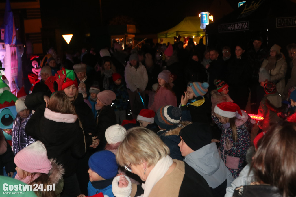 Mikołajki na rynku w Piaskach