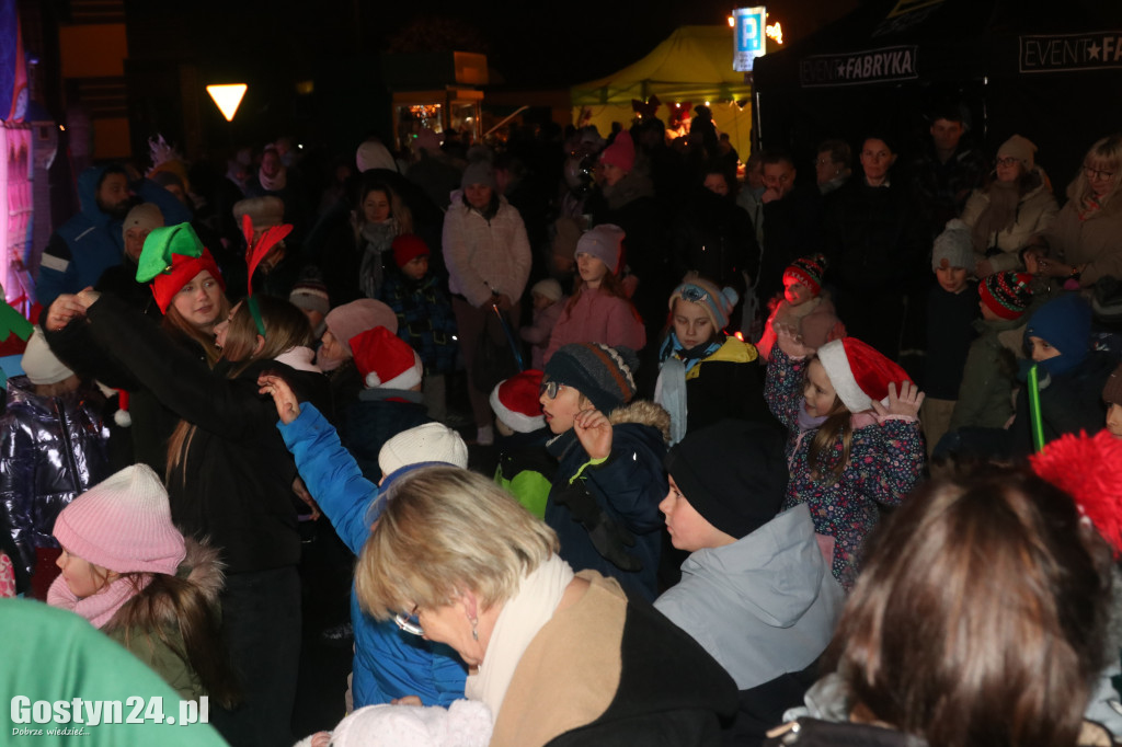 Mikołajki na rynku w Piaskach