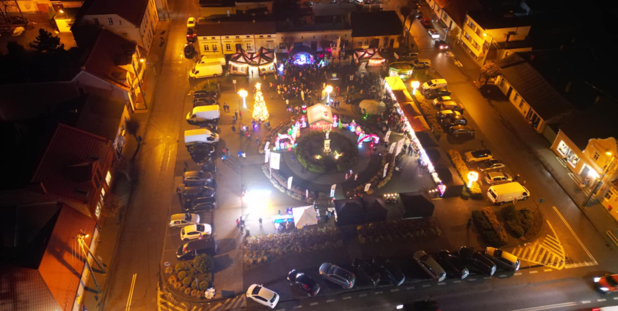 Mikołajki na rynku w Piaskach