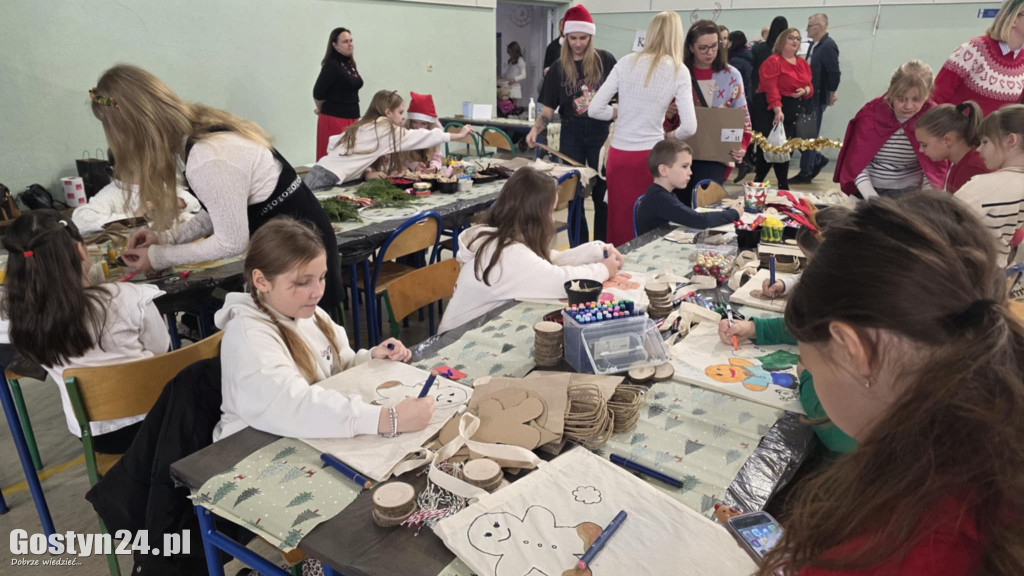 Mikołajkowa Liga Robotyki w SP 1 w Gostyniu