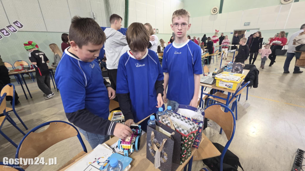 Mikołajkowa Liga Robotyki w SP 1 w Gostyniu