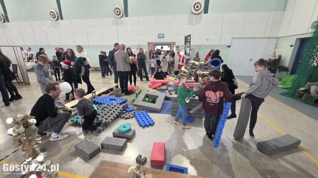 Mikołajkowa Liga Robotyki w SP 1 w Gostyniu