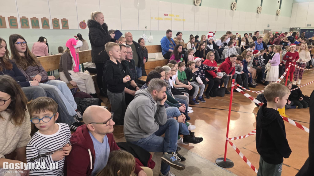 Mikołajkowa Liga Robotyki w SP 1 w Gostyniu