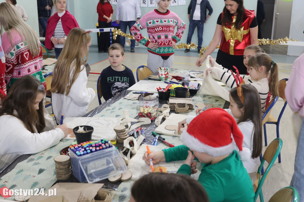 Mikołajkowa Liga Robotyki w SP 1 w Gostyniu