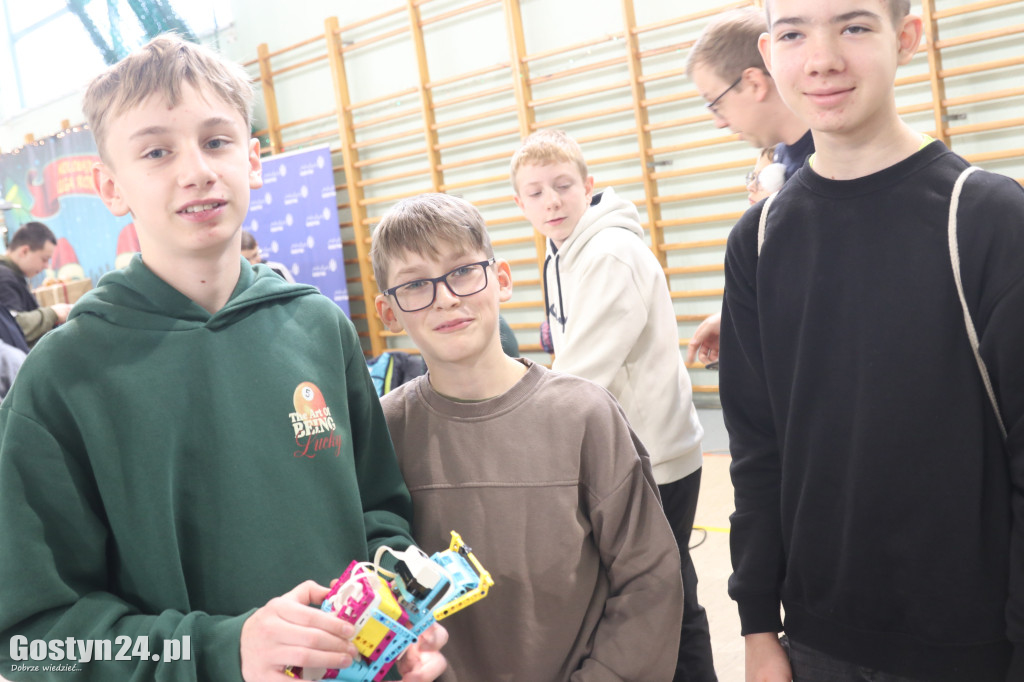 Mikołajkowa Liga Robotyki w SP 1 w Gostyniu