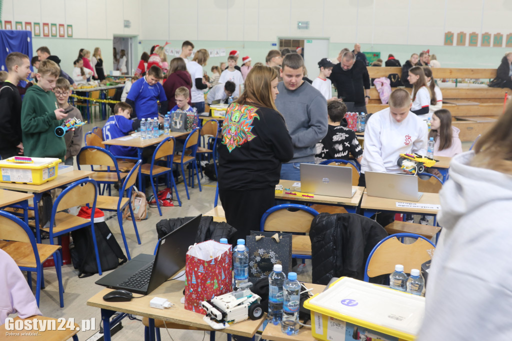 Mikołajkowa Liga Robotyki w SP 1 w Gostyniu