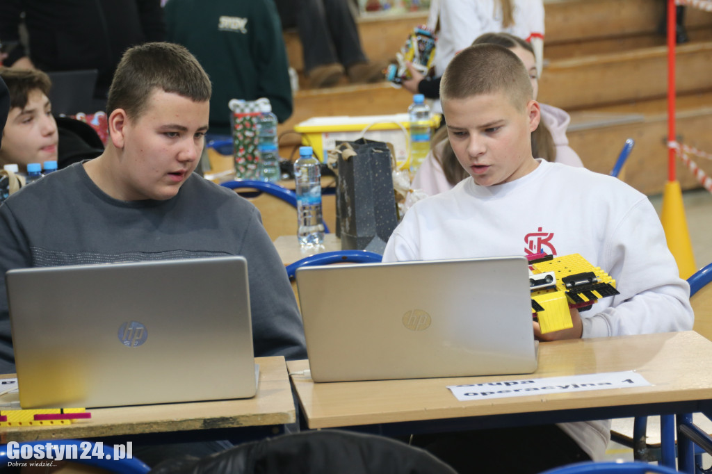 Mikołajkowa Liga Robotyki w SP 1 w Gostyniu