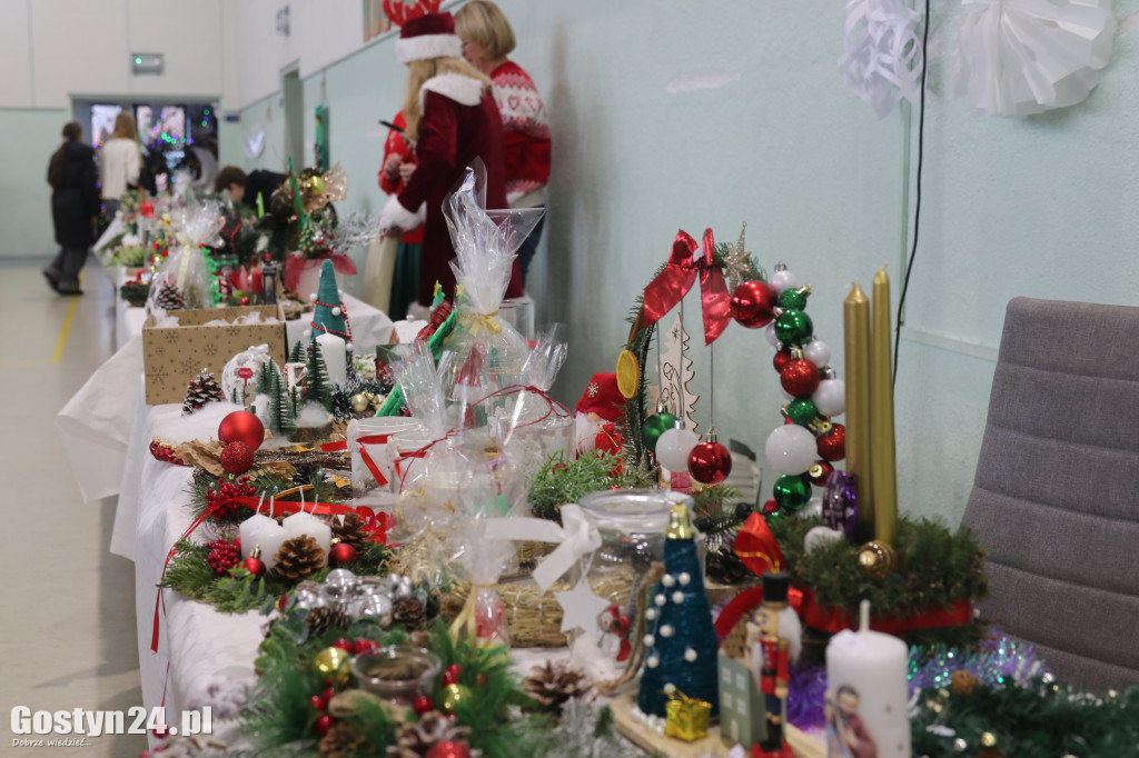 Mikołajkowa Liga Robotyki w SP 1 w Gostyniu