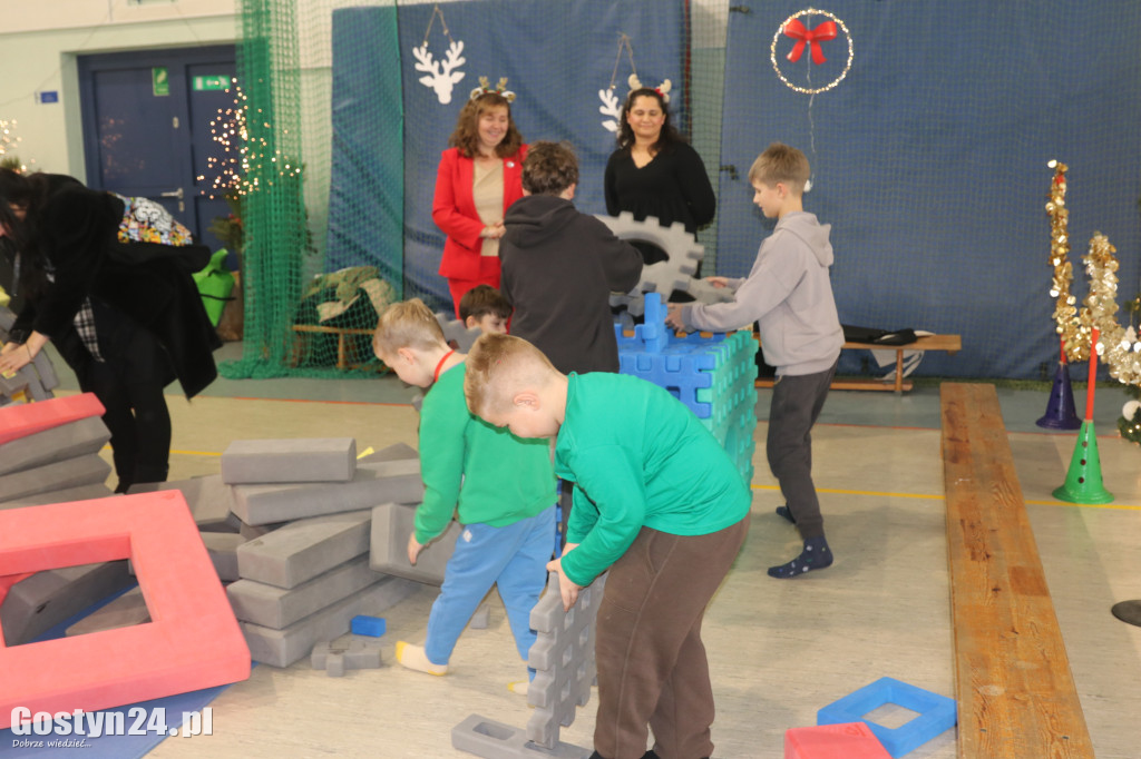 Mikołajkowa Liga Robotyki w SP 1 w Gostyniu