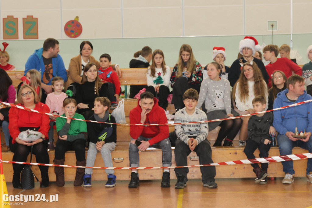 Mikołajkowa Liga Robotyki w SP 1 w Gostyniu