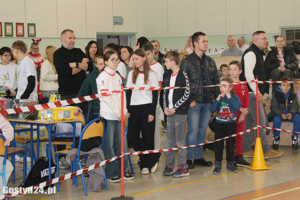Mikołajkowa Liga Robotyki w SP 1 w Gostyniu