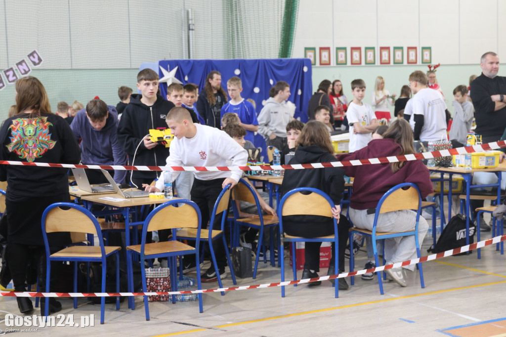 Mikołajkowa Liga Robotyki w SP 1 w Gostyniu