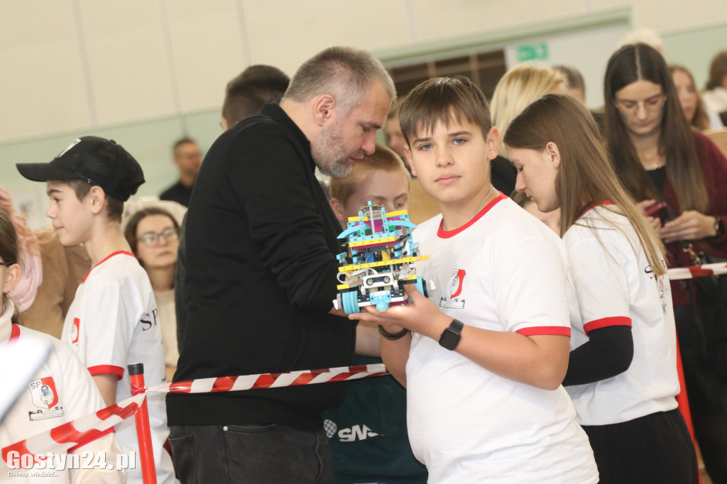 Mikołajkowa Liga Robotyki w SP 1 w Gostyniu