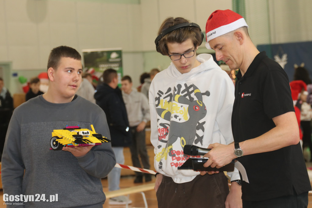 Mikołajkowa Liga Robotyki w SP 1 w Gostyniu