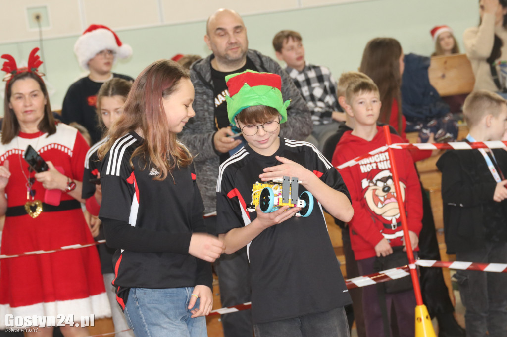 Mikołajkowa Liga Robotyki w SP 1 w Gostyniu