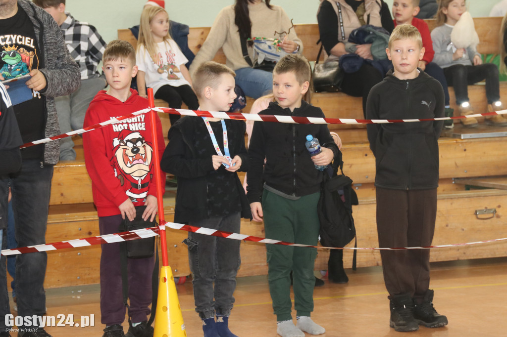 Mikołajkowa Liga Robotyki w SP 1 w Gostyniu