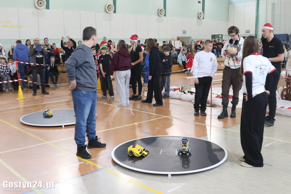 Mikołajkowa Liga Robotyki w SP 1 w Gostyniu