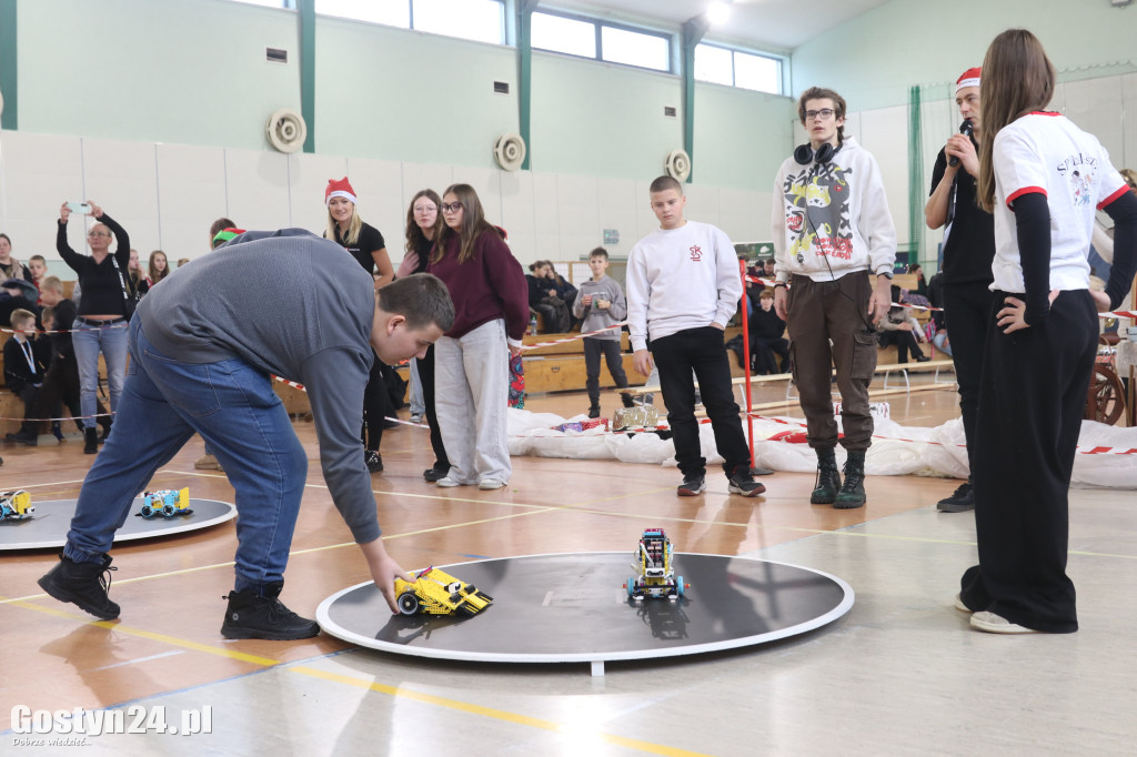 Mikołajkowa Liga Robotyki w SP 1 w Gostyniu
