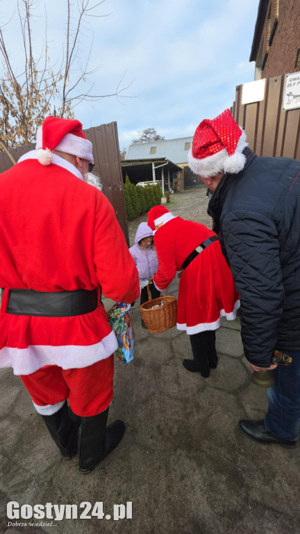 Mikołajkowy korowód w nowy składzie w Starej Krobi