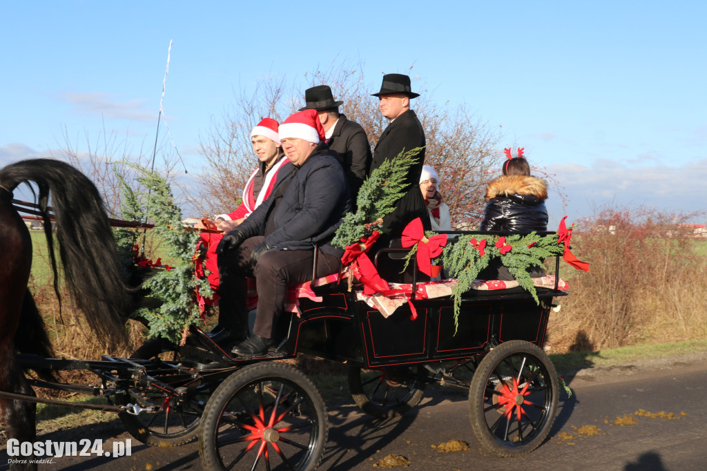 Mikołajkowy korowód w nowy składzie w Starej Krobi