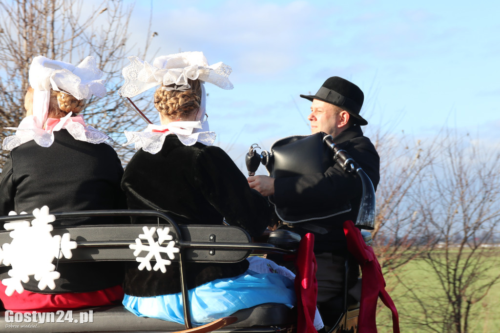 Mikołajkowy korowód w nowy składzie w Starej Krobi