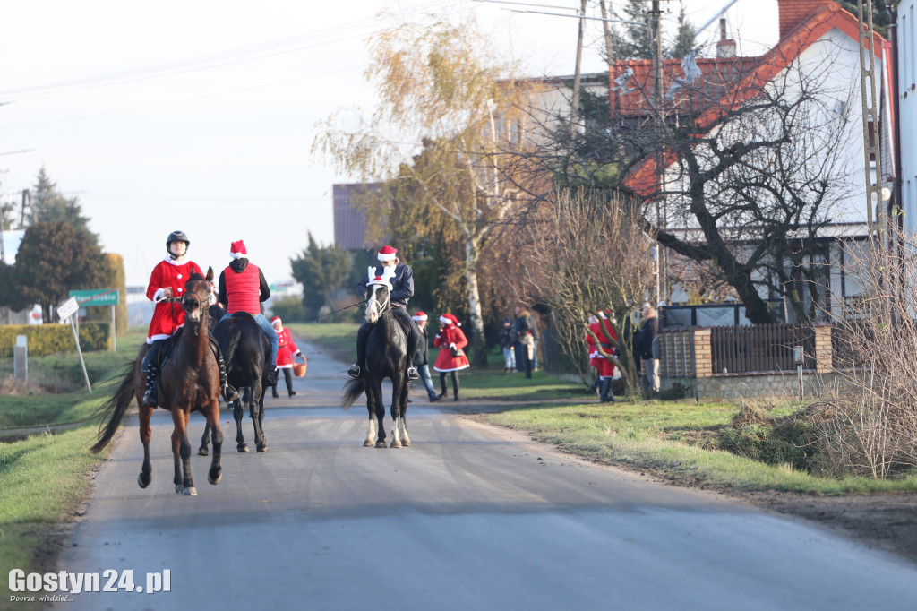 Mikołajkowy korowód w nowy składzie w Starej Krobi
