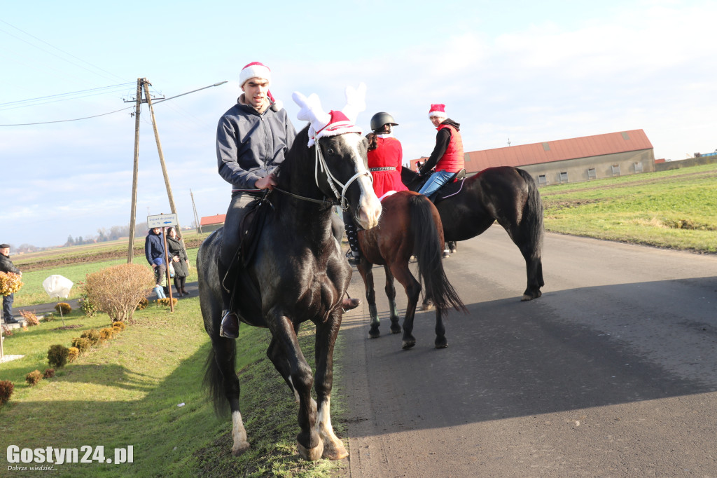 Mikołajkowy korowód w nowy składzie w Starej Krobi